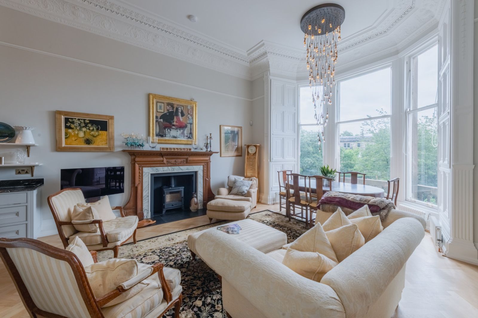 Living room in the Luxury West End Flat, an Amore-managed home in Edinburgh